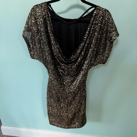 Express Women’s Sequin Black and Gold Mini Dress Size Small Taylor Swift Dress - Picture 5 of 9